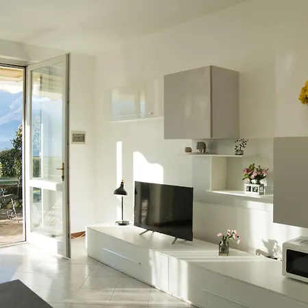 Apartament The Terrace On - Varenna Pino